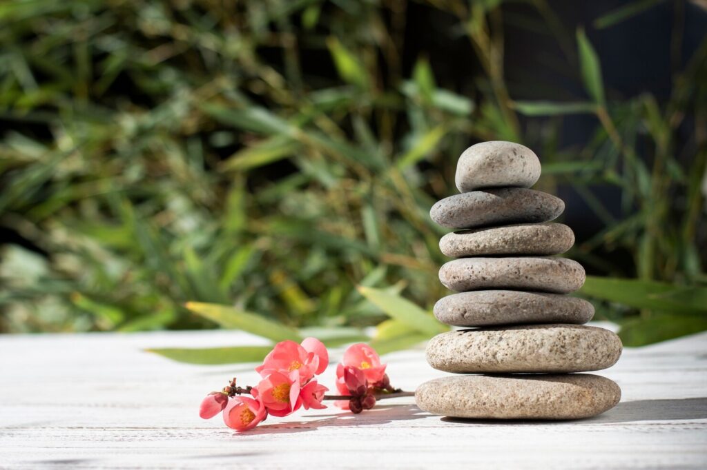 arrangement-with-spa-stones