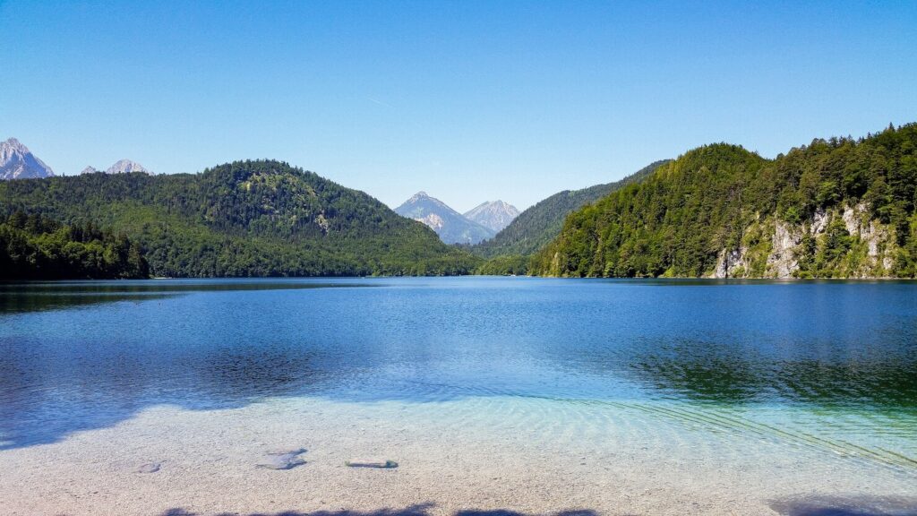 beautiful-shot-alpsee-lake-schwangau